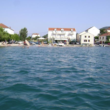 Villa Menalo Hodilje Екстериор снимка